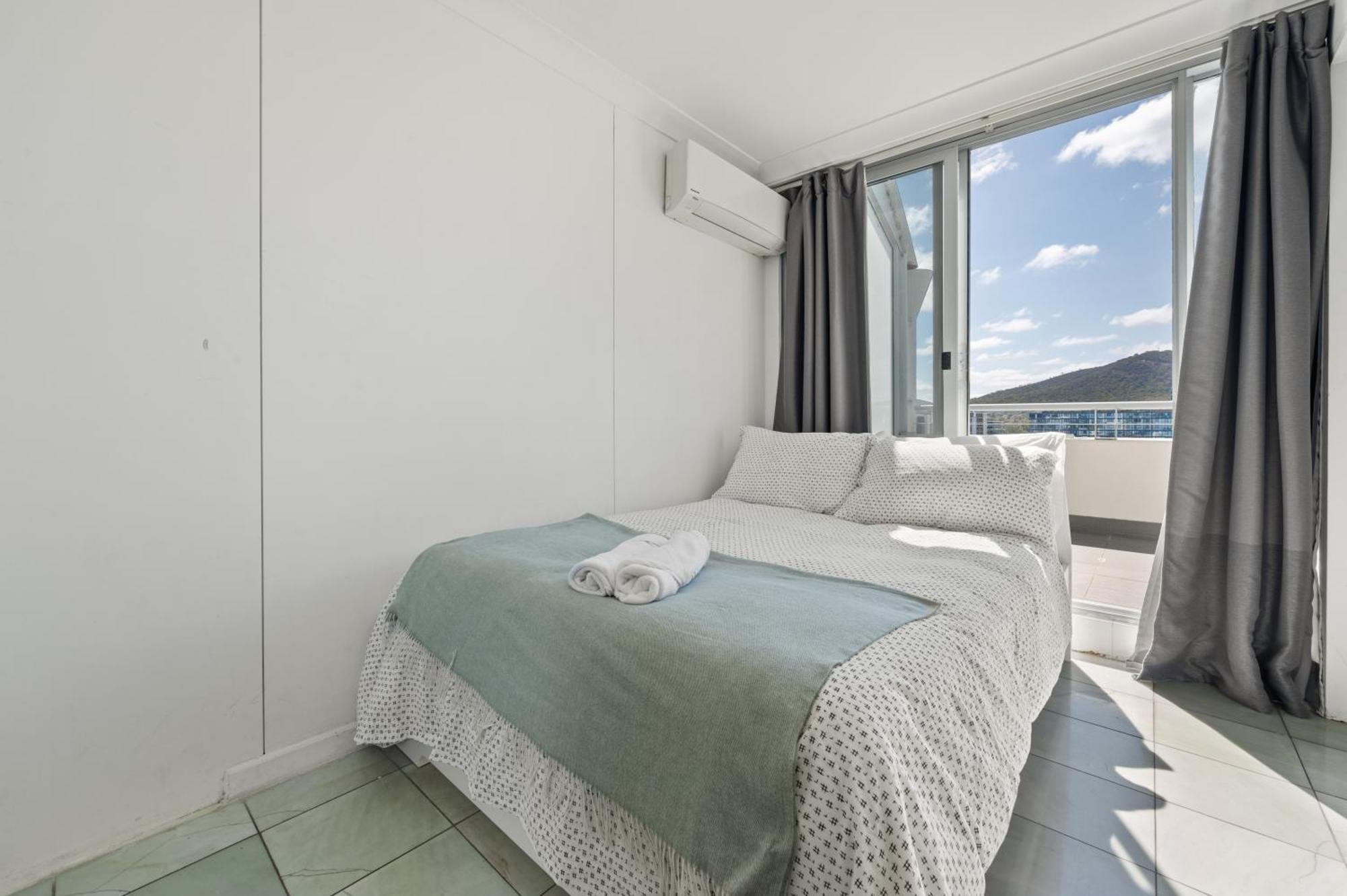 Dana-Private Room In A Shared Duplex Apartment -1 Canberra Exterior foto