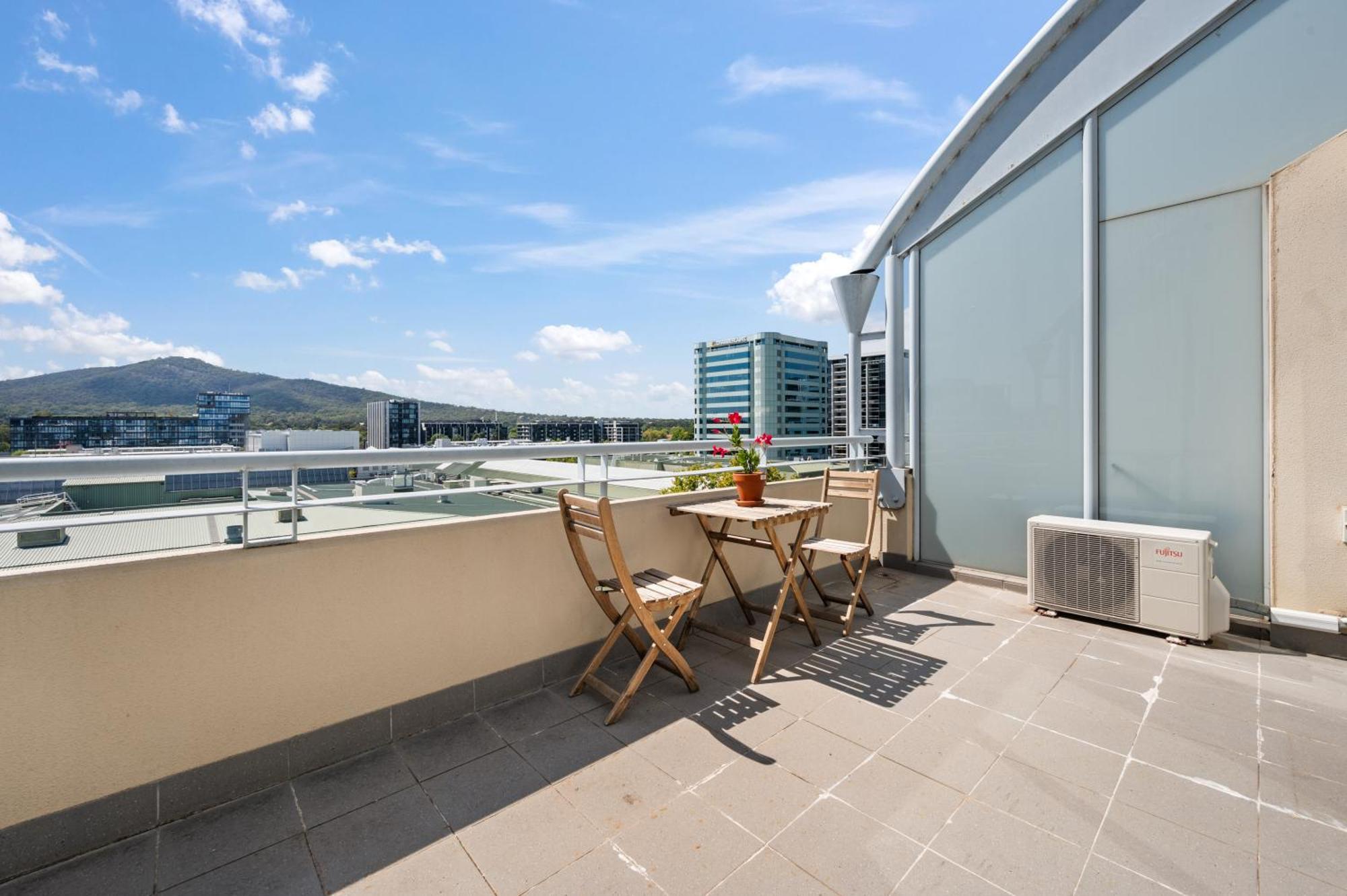 Dana-Private Room In A Shared Duplex Apartment -1 Canberra Exterior foto